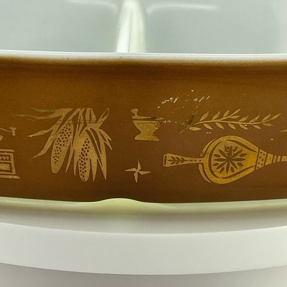 Vintage Pyrex Early American Pattern 1.5 Qt Divided Casserole, Gold Eagle Brown - Picture 9 of 10